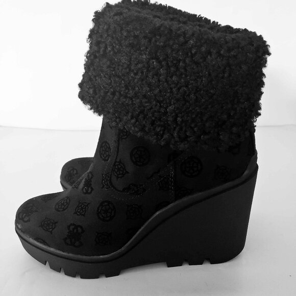 Women's Guess Tabloid Black Logo Wedge Bootie 7.5M NWOT - Picture 4 of 8